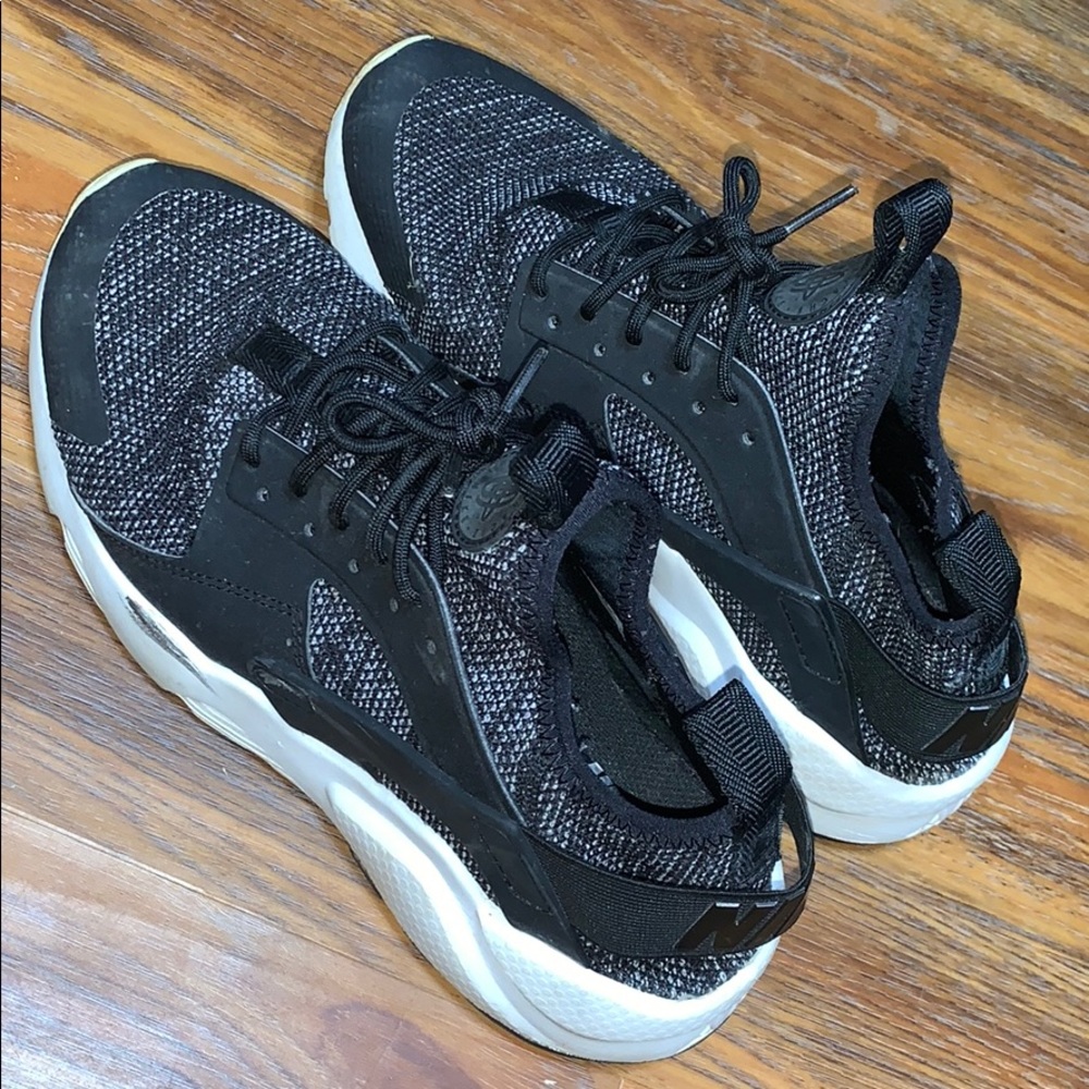 Nike Hurache Shoes